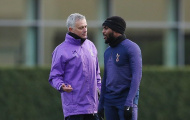 London rung chuyển, Mourinho cãi lộn sao Tottenham té tát trên sân tập