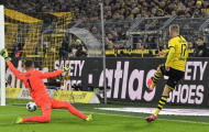 'Sát thủ máu lạnh' của Dortmund lại ra tay hạ sát, NHM bàng hoàng: 'Cậu ta là người à?'