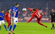 Sao Bayern lập siêu phẩm  'cắt kéo' như Ibrahimovic, NHM bấn loạn trên mạng xã hội