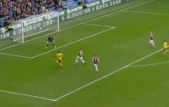 'Bó tay' trước cú đá khó hiểu của Aubameyang