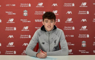 Tiền vệ U18 ký hợp đồng chuyên nghiệp với Liverpool