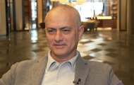 Cạn lời với lý do Mourinho cạo trọc đầu
