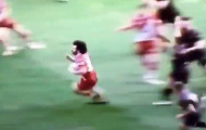 Không đá bóng, Salah 'quậy nát' sân Rugby
