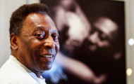 Pele 79 tuổi ốm yếu, không thể tự đi bộ