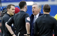 Đòi 'nuốt sống' trọng tài, Ancelotti nhận án phạt 237 triệu