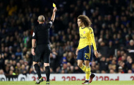 Sao trẻ Arsenal bị thẻ vàng vì lý do khó đỡ