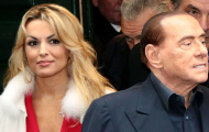Bỏ bạn gái lâu năm, 'bố già' Berlusconi hẹn hò người đẹp kém 53 tuổi