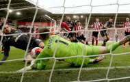 'Người nhện lưu lạc' trổ tài 'tay nhanh hơn não', ngày tàn của De Gea tại Man Utd đã gần kề