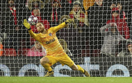 2 thái cực trong khung gỗ: Sao Atletico hóa 'người nhện', kẻ tội đồ Liverpool