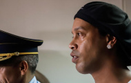 Lâm cảnh tù tội, Ronaldinho làm gì để 'giết thời gian'?
