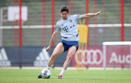 Lewandowski trở lại sau chấn thương, khoe đôi chân cơ bắp lực lưỡng