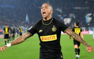 Ashley Young sắp ký hợp đồng mới