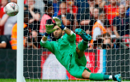 Thủ thành Man City nói gì khi được Arsenal quan tâm?