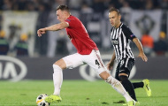 Rời Man Utd, Phil Jones tới bến đỗ mới ngay Hè này?