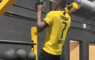 Sao Bundesliga gặp đại họa khi mặc áo của Jadon Sancho
