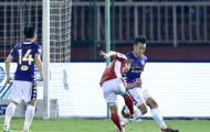 Vì sao trọng tài không thổi penalty cho Công Phượng và đồng đội?