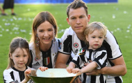 CHÍNH THỨC: Cựu hậu vệ Juventus và Arsenal 'treo giày' ở tuổi 36