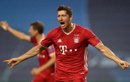 Sự chuẩn bị quái lạ của Lewandowski trước trận PSG: Nghiêng người về trái khi ngủ