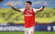 Pháo thủ rao bán 'cơn lốc cánh phải' đến PSG