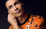 Ronaldo tạo dáng nữ tính trong bộ ảnh mẫu áo đấu thứ ba của Juventus