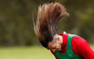 Bale khiến người hâm mộ choáng ngợp bởi mái tóc dài quá vai
