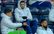 Chelsea thua chóng vánh, Kepa liền bực tức chỉnh đốn đồng đội trên khán đài