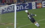 Video: Pha cứu thua khó tin bậc nhất lịch sử Champions League
