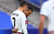 12 giây tiếp xúc giữa Ronaldo và Mbappe thu hút hơn 3 triệu lượt xem