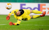 Hài hước với hình ảnh một Petr Cech 'ra sân' đối đầu Arsenal