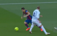 CHOÁNG! Tắc bóng ngược để đời, Ramos khiến Messi ngã chổng vó