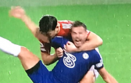 Hasselbaink: 'Điên rồ! Maguire đã bóp cổ Azpilicueta'