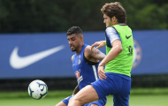 Thay Ashley Young, Conte nhắm bộ đôi 'người thừa' của Chelsea