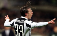 Bị Pirlo bật bãi, 'kẻ thất sủng' lập tức được Barca liên hệ