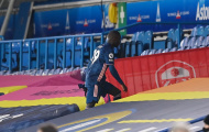 Nicolas Pepe non nớt khi dùng 'thiết đầu công' hạ gục đối thủ