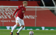 Paul Scholes chỉ rõ vị trí tốt nhất dành cho Van de Beek
