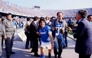Huyền thoại? Không, Diego Maradona là 'thánh bảo hộ' của Napoli!