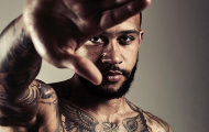 Memphis Depay siêu ngầu trên tạp chí, nhắc đến ông chủ M.U trong bản rap mới