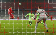 Lewandowski vượt mốc 250 bàn thắng, Bayern vẫn ở ngôi nhì bảng Bundesliga