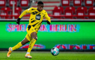 Bundesliga đã thấy sự đáng sợ của 'thần đồng' viết lịch sử tại Borussia Dortmund?