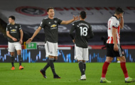 SỐC! Tranh cãi nảy lửa, Matic 'tẩn' luôn Bruno Fernandes trên sân