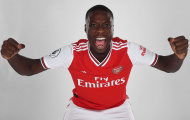 Sao 72 triệu của Arsenal bị chỉ trích chỉ biết 'cười hì hì' khi mắc lỗi