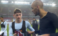 Vừa đổi áo với Fabinho, sao phá lưới Liverpool đã xin lại