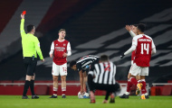 Nhìn lại 19 phút cay đắng và ngọt ngào của 'kẻ cứu rỗi' Arsenal