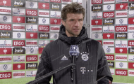 Sao Bayern 'giận cá chém thớt' phóng viên nữ