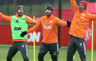 Tân binh khoe 'hàng' cực độc, lộ bầu không khí khó tin trên sân tập Man Utd
