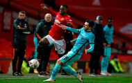 CĐV Man Utd mê tít pha 'bón hành' của Wan-Bissaka với Robertson
