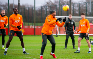 'Quái thú' trở lại, lộ bầu không khí khó tin trên sân tập Man Utd