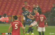 Điên rồ, 'quái thú' Man United bị đốn hạ chỉ sau 79 giây bóng lăn
