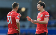 CHOÁNG! Thủ quân Man Utd nộp phạt vì luật do... chính mình tạo ra