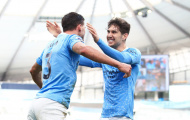 Giúp Man City 'vượt khó', trung vệ trẻ được đặt lên bàn cân so sánh với Van Dijk